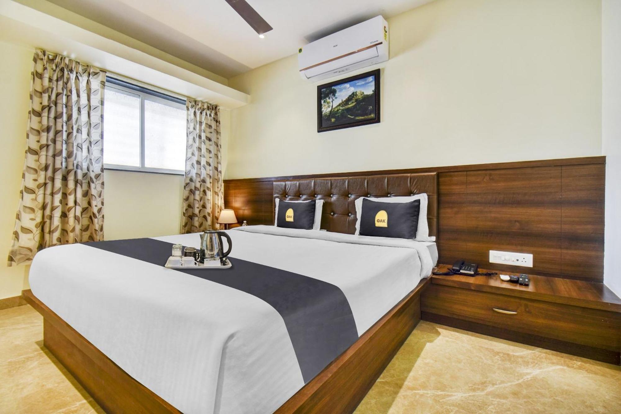 Townhouse Oak Hotel Chaitanya Executive Near Fun Time Multiplex Pune Eksteriør bilde