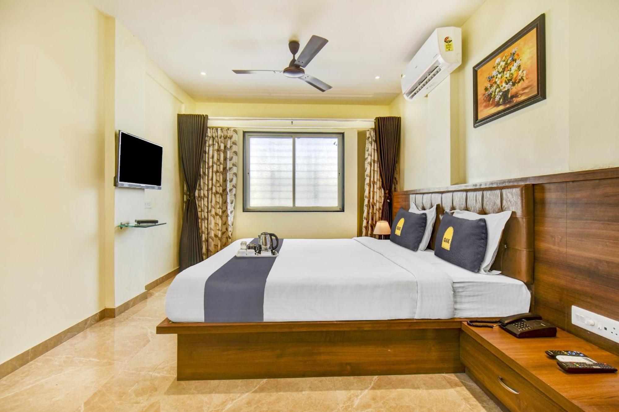 Townhouse Oak Hotel Chaitanya Executive Near Fun Time Multiplex Pune Eksteriør bilde